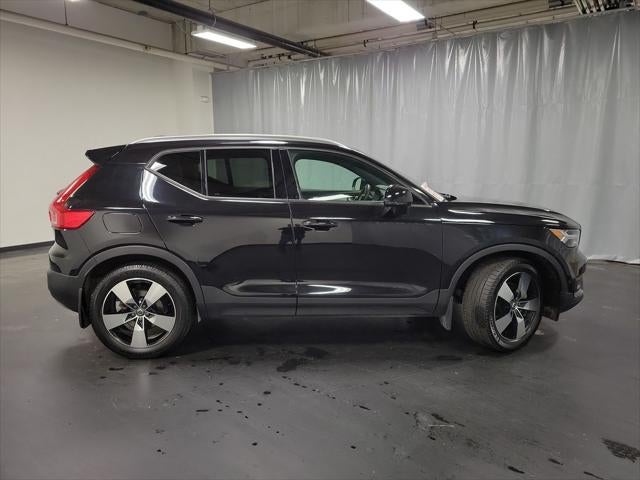 2019 Volvo XC40 Momentum