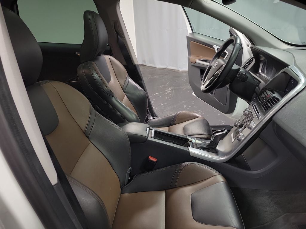 2017 Volvo XC60 T5 Dynamic