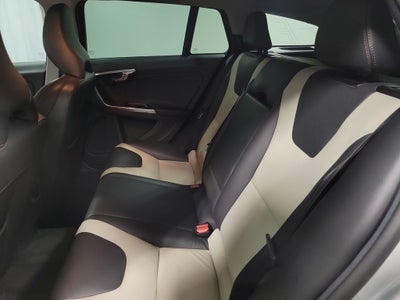 2017 Volvo V60 Cross Country T5