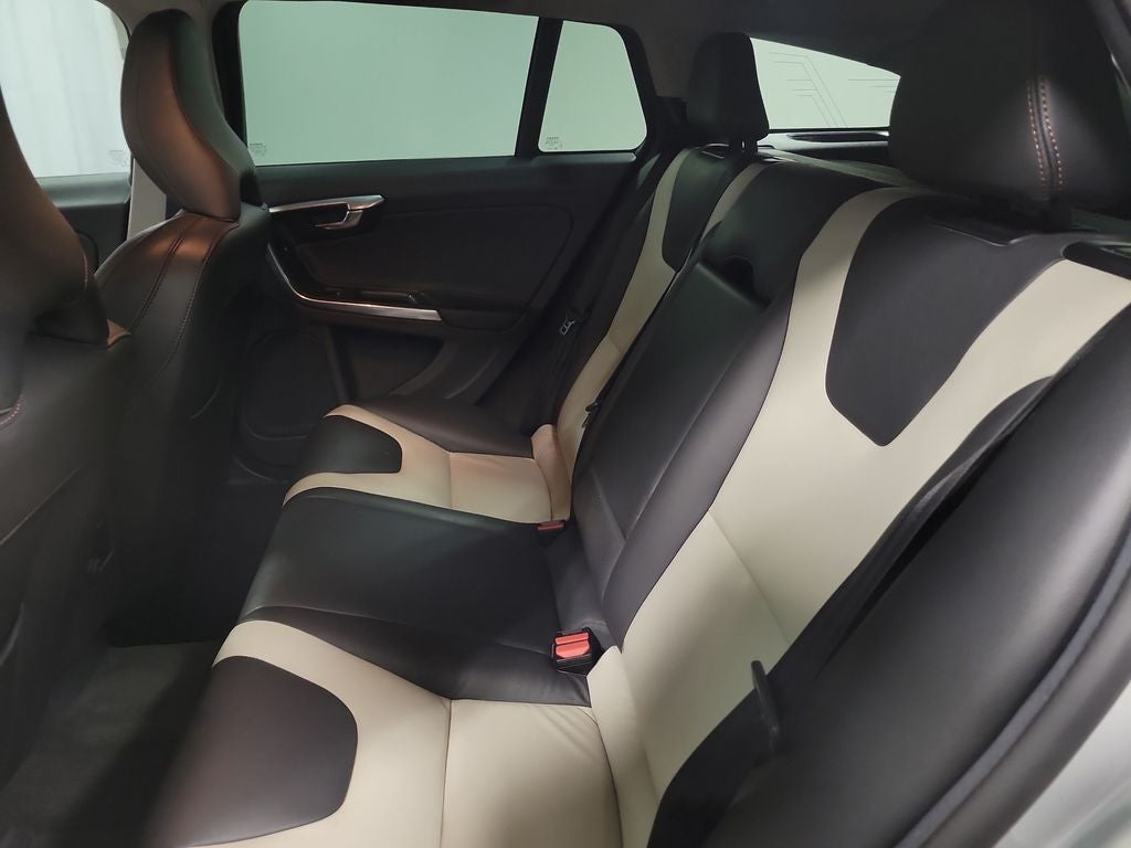 2017 Volvo V60 Cross Country T5