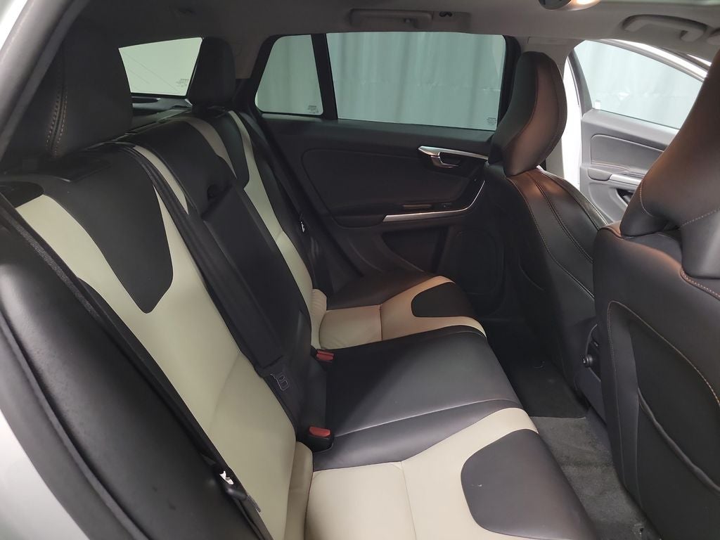 2017 Volvo V60 Cross Country T5