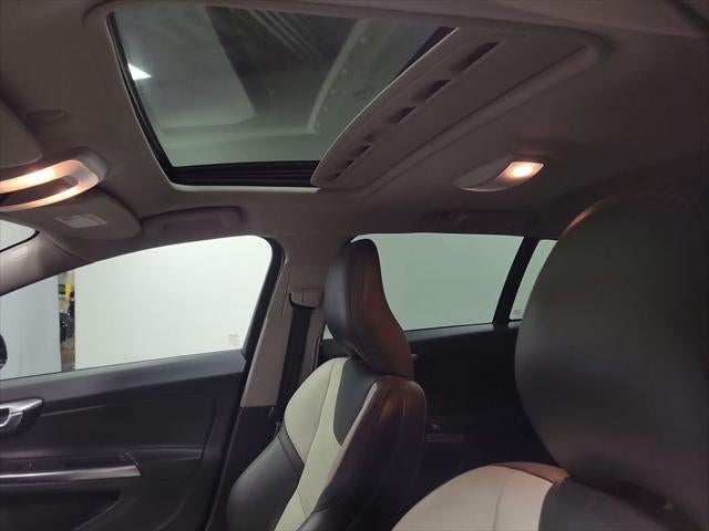 2017 Volvo V60 Cross Country T5