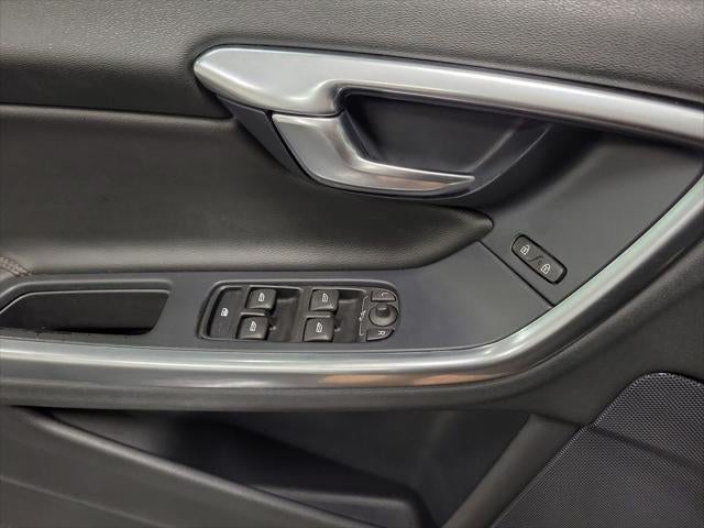 2017 Volvo V60 Cross Country T5