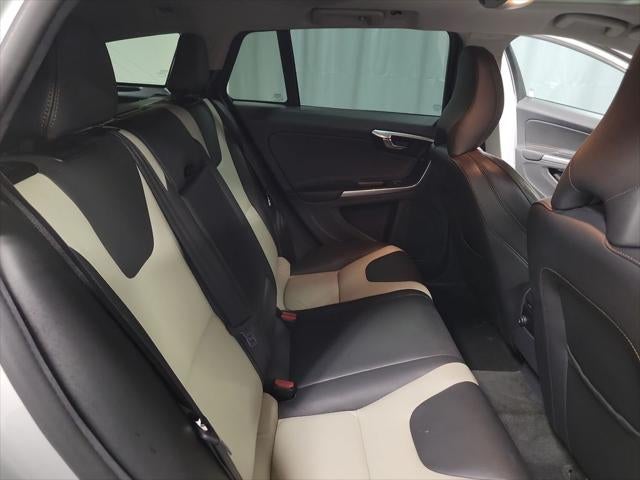 2017 Volvo V60 Cross Country T5