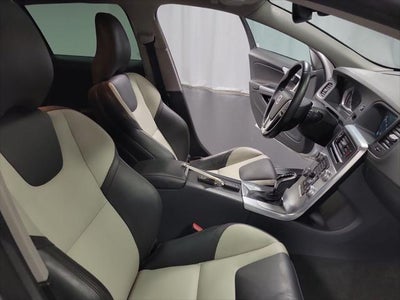 2017 Volvo V60 Cross Country T5