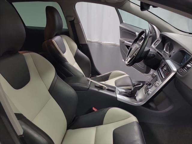 2017 Volvo V60 Cross Country T5