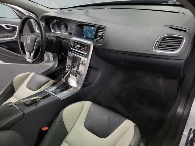2017 Volvo V60 Cross Country T5