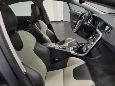 2016 Volvo S60 Cross Country T5 Platinum