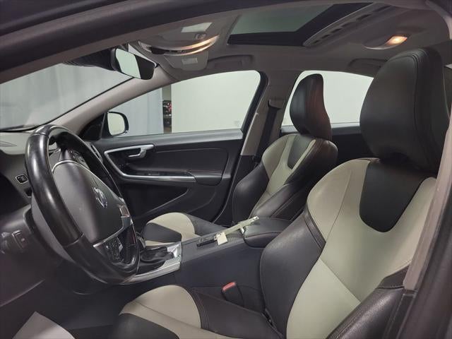 2016 Volvo S60 Cross Country T5 Platinum