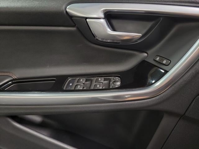 2016 Volvo S60 Cross Country T5 Platinum