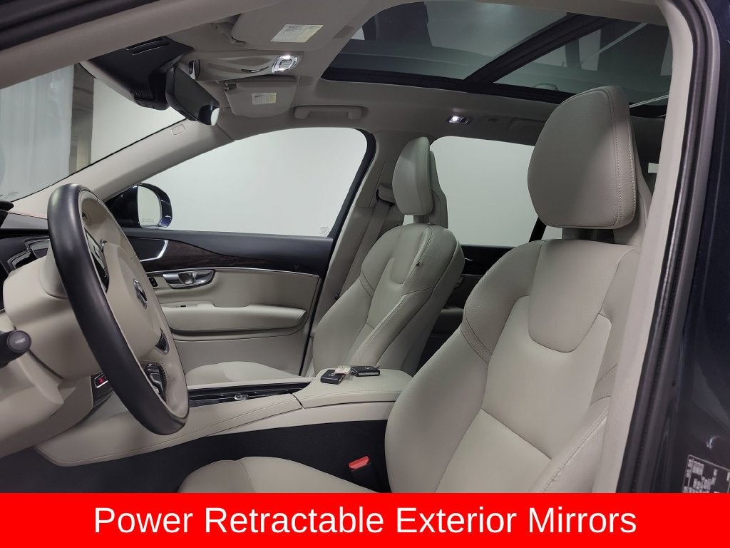 2017 Volvo XC90 T6 Momentum