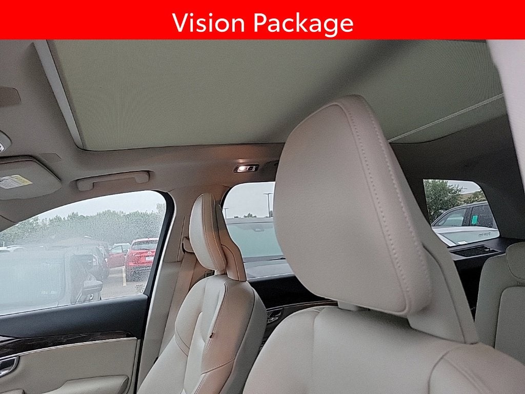 2017 Volvo XC90 T6 Momentum