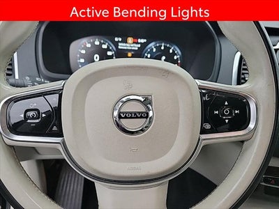 2017 Volvo XC90 T6 Momentum