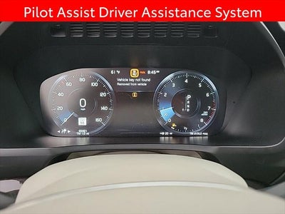 2017 Volvo XC90 T6 Momentum
