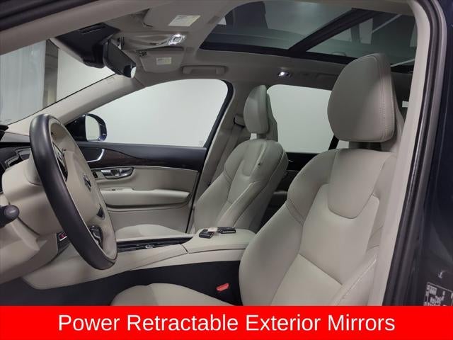 2017 Volvo XC90 T6 Momentum