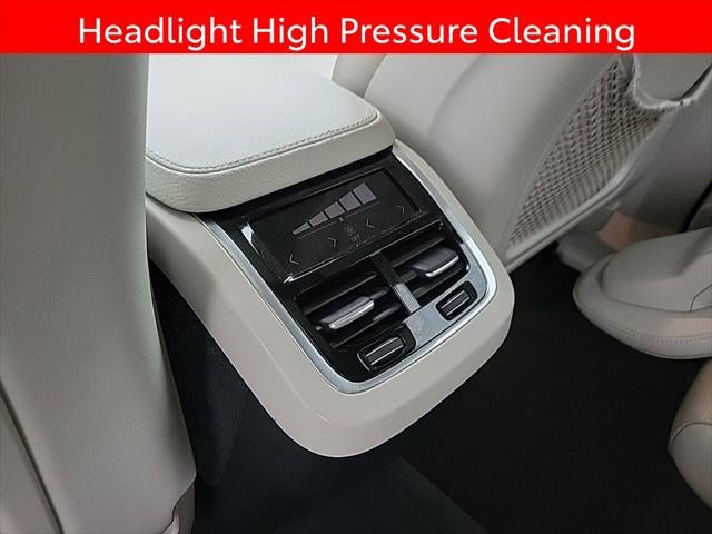2017 Volvo XC90 T6 Momentum