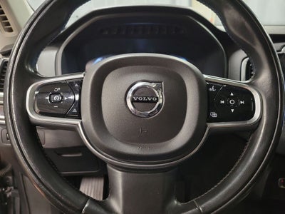 2017 Volvo XC90 T6 Momentum