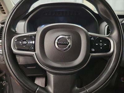 2017 Volvo XC90 T6 Momentum