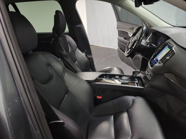 2017 Volvo XC90 T6 Momentum