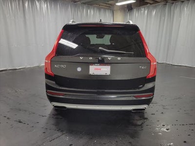 2016 Volvo XC90 T6 Momentum