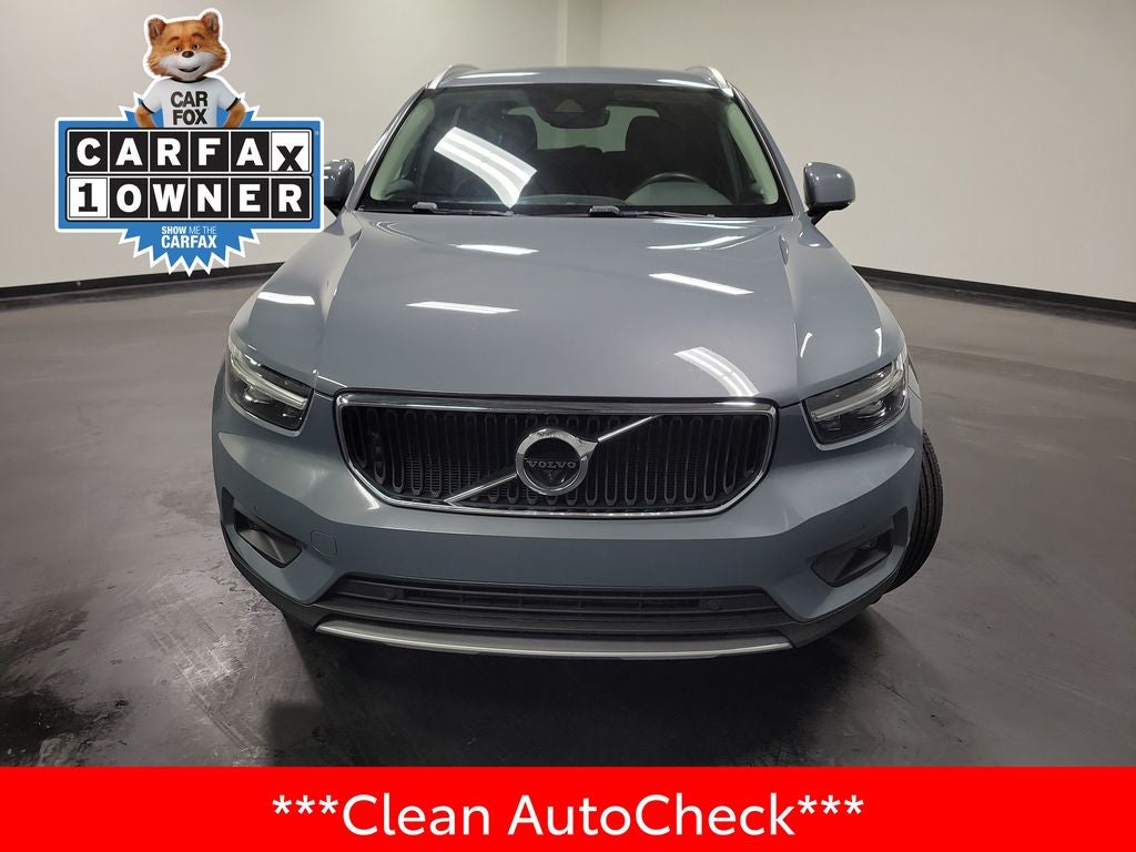 2022 Volvo XC40 Momentum