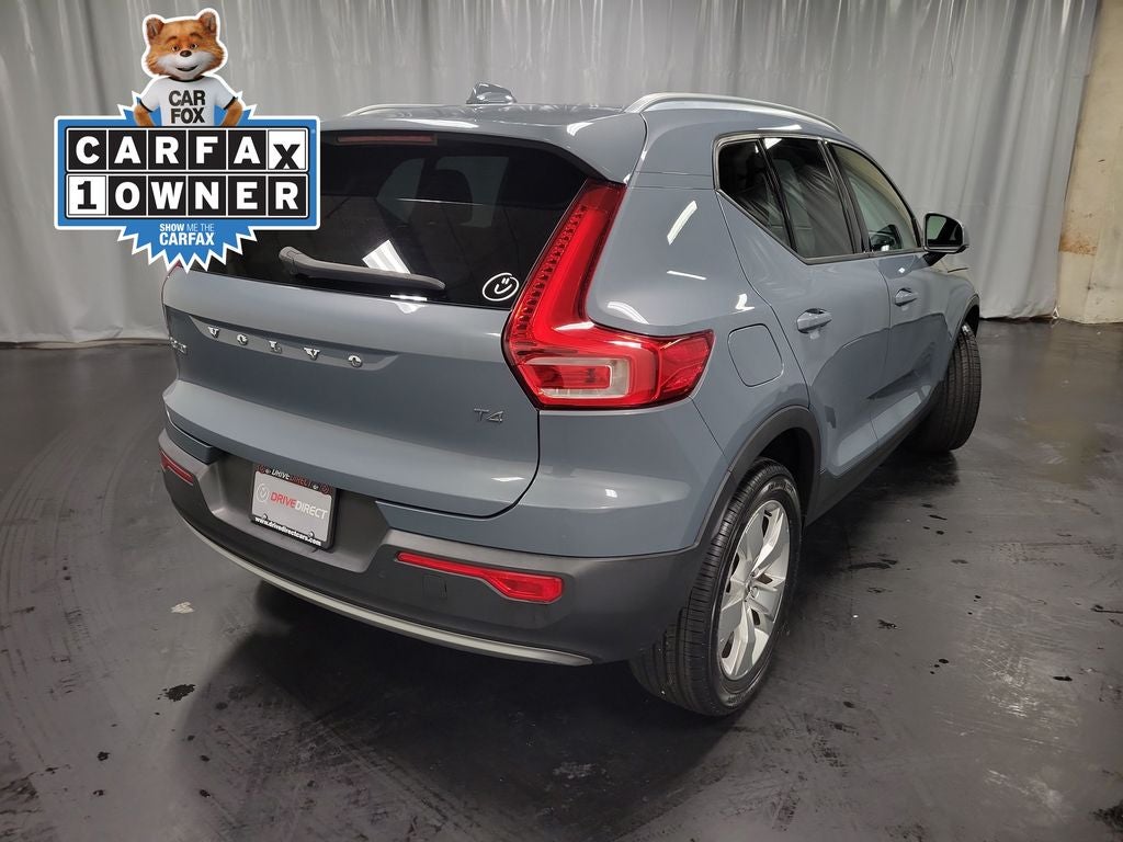 2022 Volvo XC40 Momentum