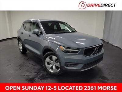 2022 Volvo XC40 Momentum
