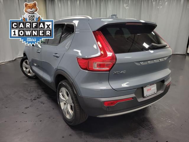 2022 Volvo XC40 Momentum