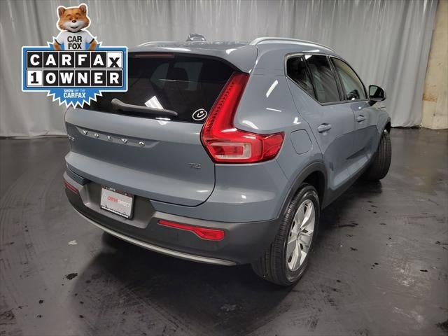2022 Volvo XC40 Momentum
