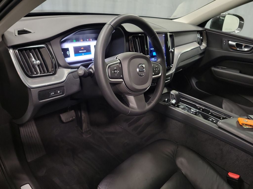 2023 Volvo XC60 Recharge Plug-In Hybrid T8 Core Bright Theme