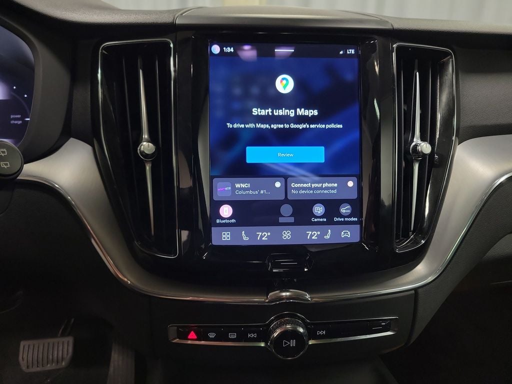 2023 Volvo XC60 Recharge Plug-In Hybrid T8 Core Bright Theme