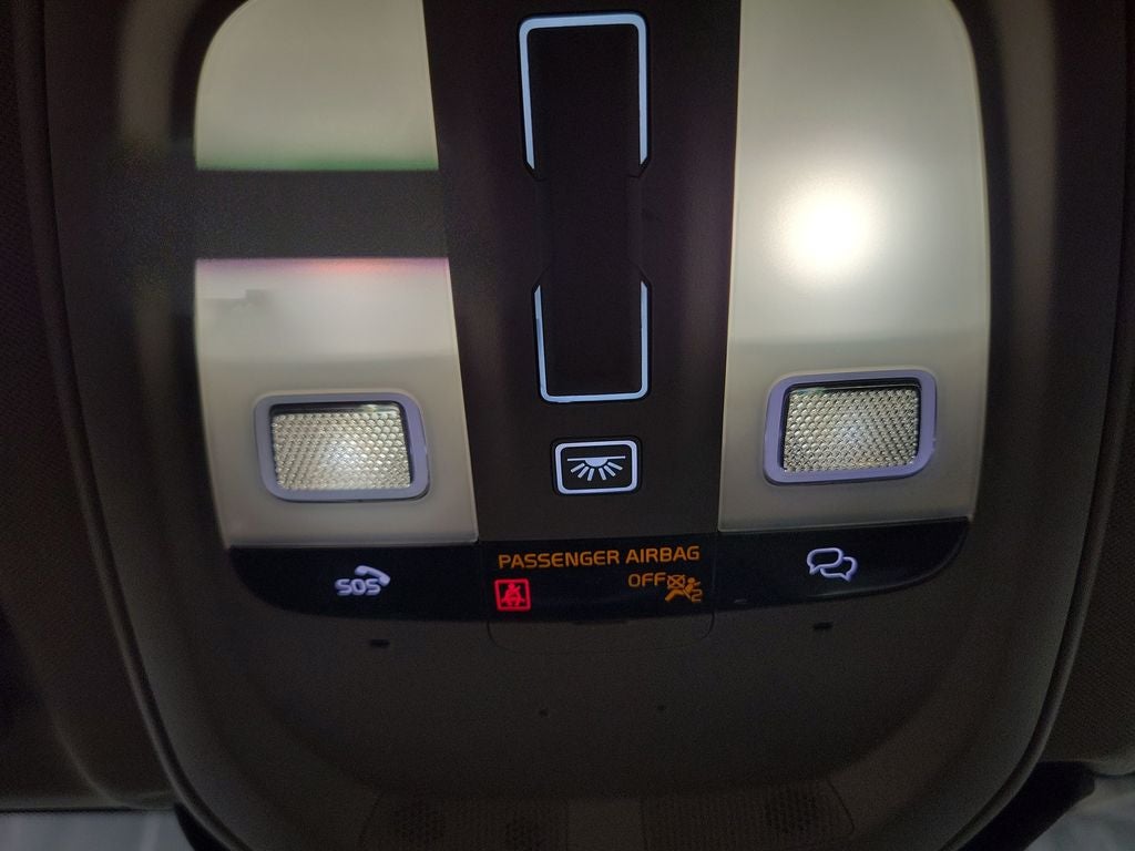 2023 Volvo XC60 Recharge Plug-In Hybrid T8 Core Bright Theme