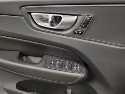 2023 Volvo XC60 Recharge Plug-In Hybrid T8 Core Bright Theme