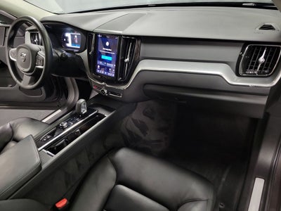 2023 Volvo XC60 Recharge Plug-In Hybrid T8 Core Bright Theme