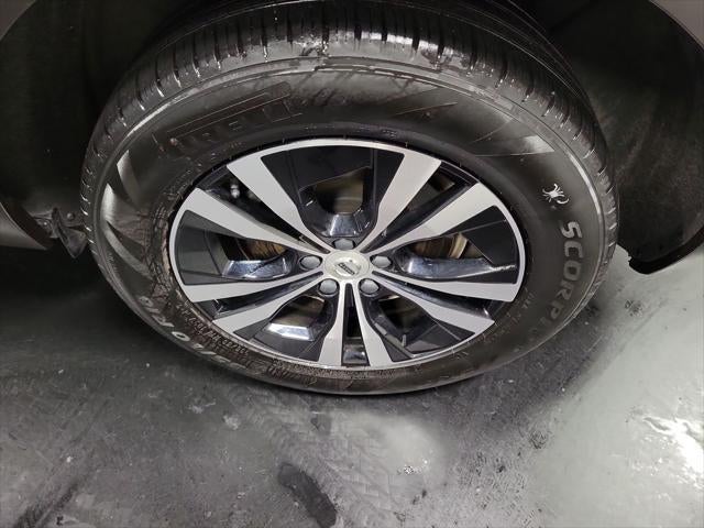 2023 Volvo XC60 Recharge Plug-In Hybrid T8 Core Bright Theme
