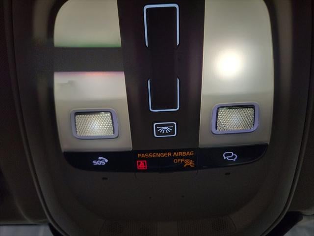 2023 Volvo XC60 Recharge Plug-In Hybrid T8 Core Bright Theme
