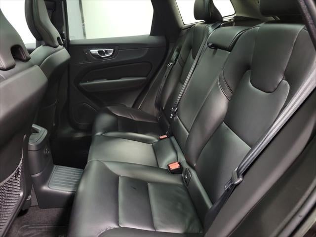 2023 Volvo XC60 Recharge Plug-In Hybrid T8 Core Bright Theme