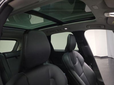 2023 Volvo XC60 Recharge Plug-In Hybrid T8 Core Bright Theme