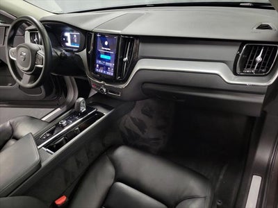 2023 Volvo XC60 Recharge Plug-In Hybrid T8 Core Bright Theme