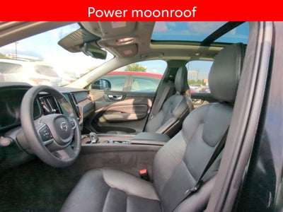 2022 Volvo XC60 B5 Momentum