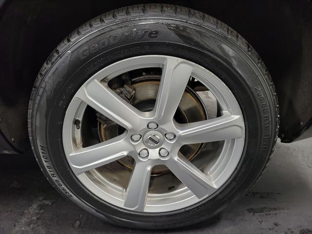 2023 Volvo XC90 B5 Core