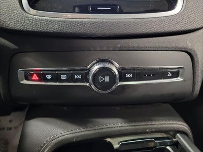 2023 Volvo XC90 B5 Core