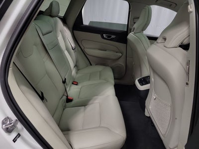2022 Volvo XC60 B5 Inscription