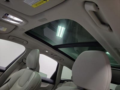 2022 Volvo XC60 B5 Inscription