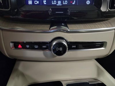 2022 Volvo XC60 B5 Inscription
