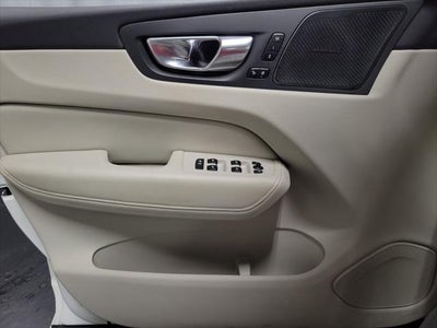 2022 Volvo XC60 B5 Inscription