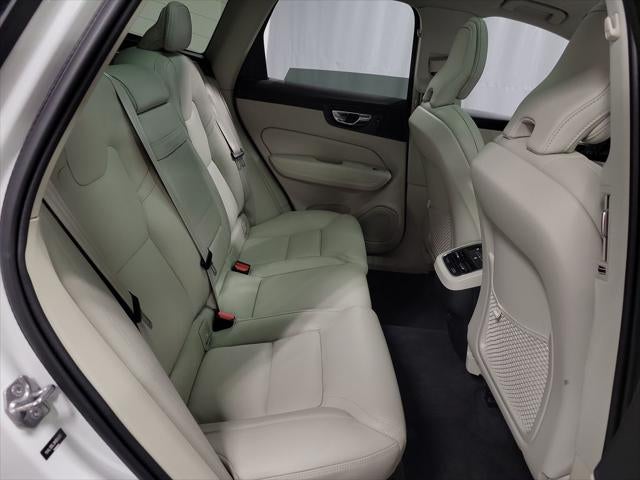 2022 Volvo XC60 B5 Inscription
