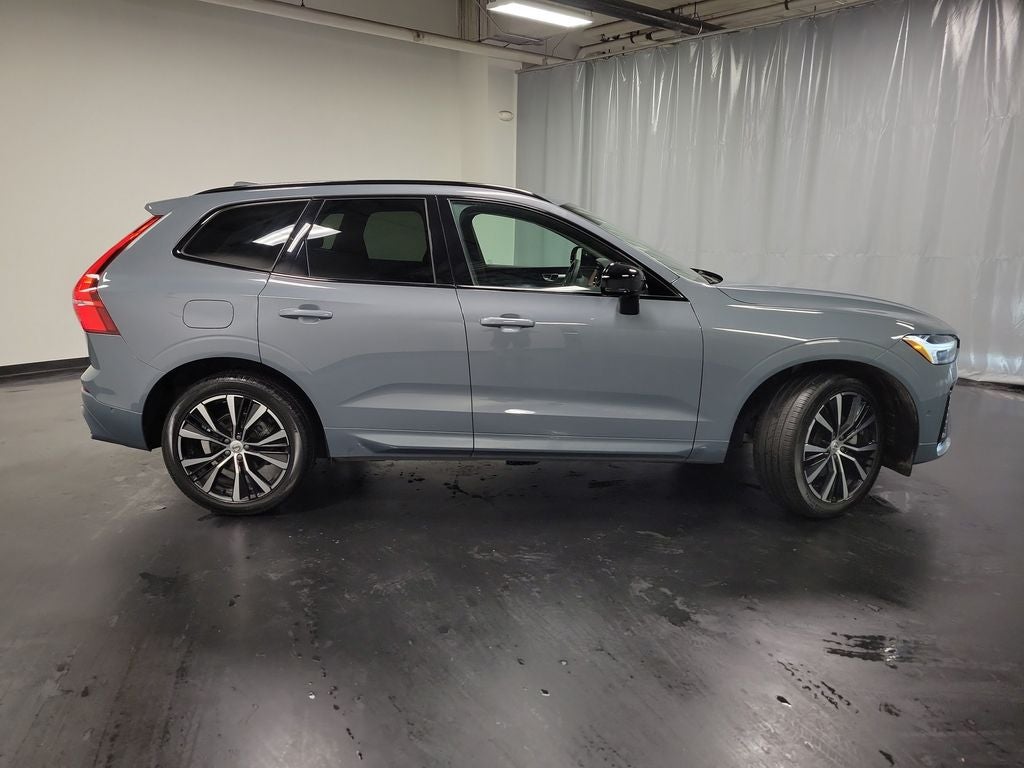 2024 Volvo XC60 B5 Plus Dark Theme