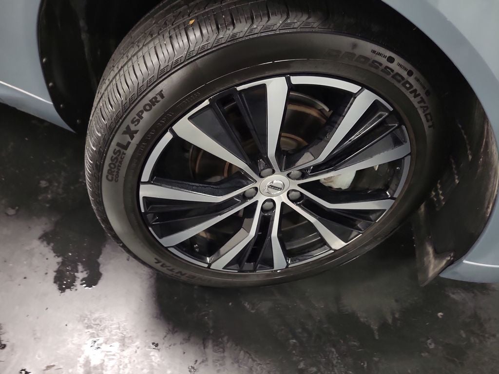 2024 Volvo XC60 B5 Plus Dark Theme