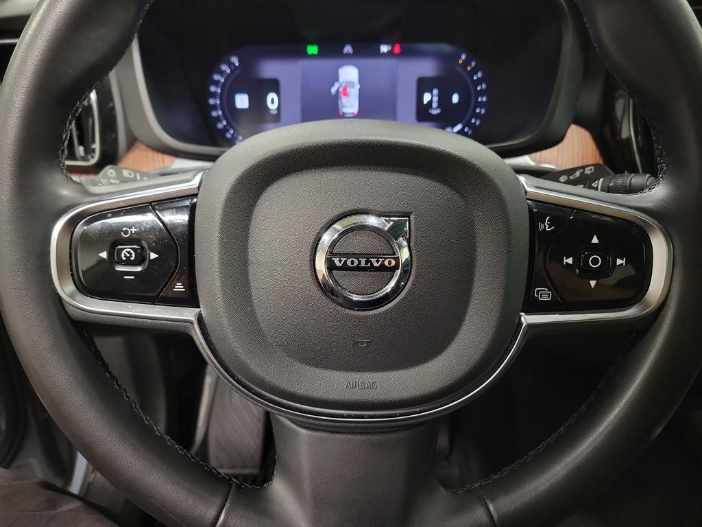 2024 Volvo XC60 B5 Plus Dark Theme